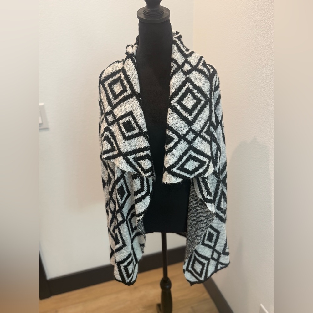 Element Black and White Geometric Sweater